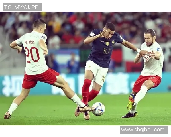 足球明星因场外争执引发暴力打架事件引发热议与关注的照片合集 足球明星因场外争执引发暴力打架事件引发热议与关注的照片合集