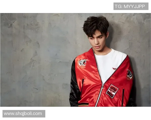 足球明星壁纸与时尚服装的完美结合让你尽享球场魅力与潮流风尚 足球明星壁纸与时尚服装的完美结合让你尽享球场魅力与潮流风尚