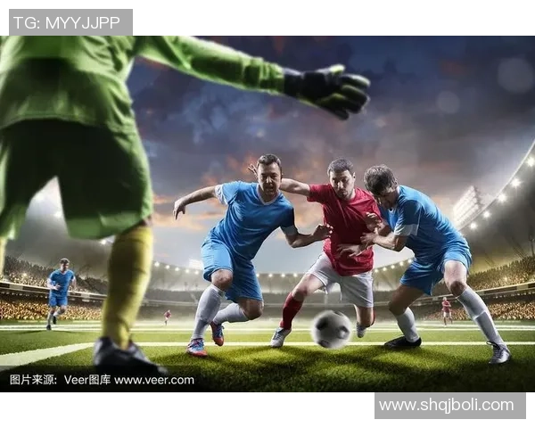 足球明星挥手瞬间集锦全景展示与背后故事分享