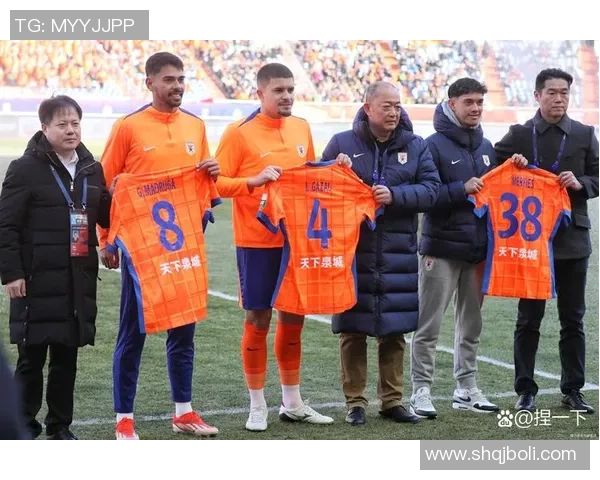 足球明星最新动态揭秘:转会传闻与赛季表现引发球迷热议 足球明星最新动态揭秘:转会传闻与赛季表现引发球迷热议