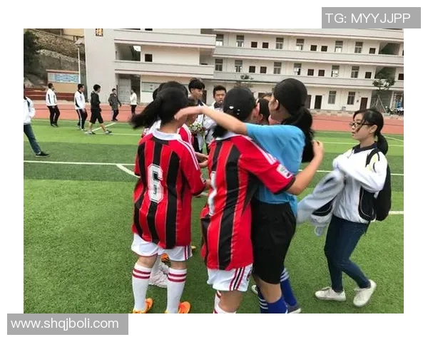 足球明星春晚精彩瞬间回顾与图片欣赏带你领略球场外的魅力风采