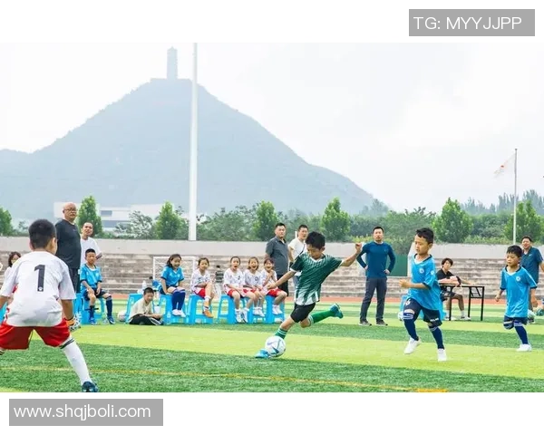 足球明星欢呼瞬间高清回顾展现激情与荣耀的完美时刻