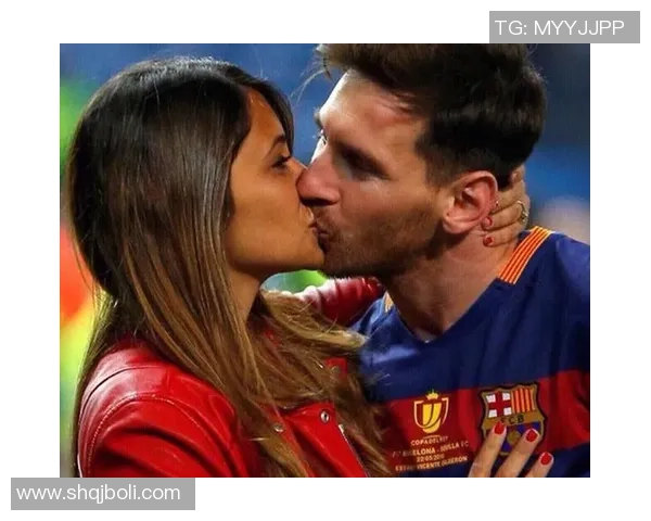 足球明星甜蜜瞬间大揭秘秀恩爱图片合集让你感受爱情的魅力与激情 足球明星甜蜜瞬间大揭秘秀恩爱图片合集让你感受爱情的魅力与激情