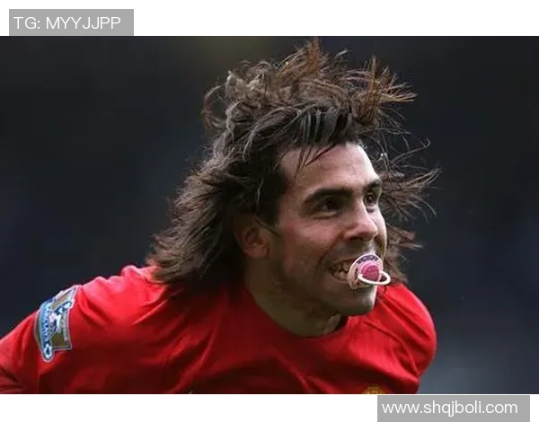 足球明星的孩子依赖奶嘴的可爱瞬间引发网友热议与关注 足球明星的孩子依赖奶嘴的可爱瞬间引发网友热议与关注