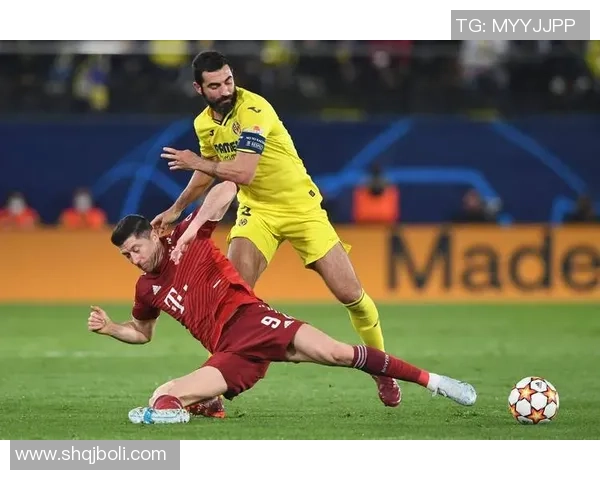 足球明星的体脂揭秘：如何保持完美身材与竞技状态的平衡