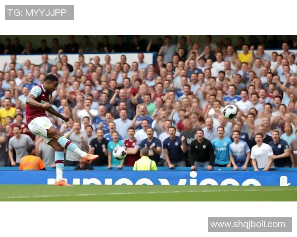 足球明星的传奇人生与场上风采解析 足球明星的传奇人生与场上风采解析