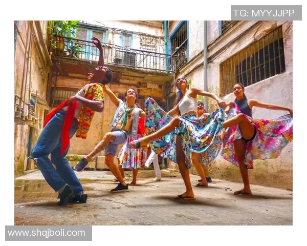 足球明星的舞动人生：跳伦巴与激情的完美结合