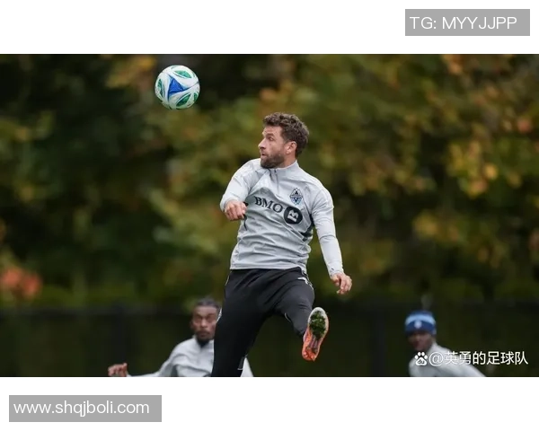 足球明星穆勒的传奇人生与不屈精神的背后故事