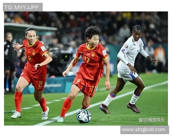 足球明星背后的力量：那些与母亲共同奋斗的感人故事